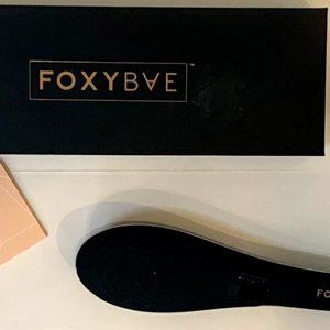 Foxybae Rose Gold Straightening Brush NEW